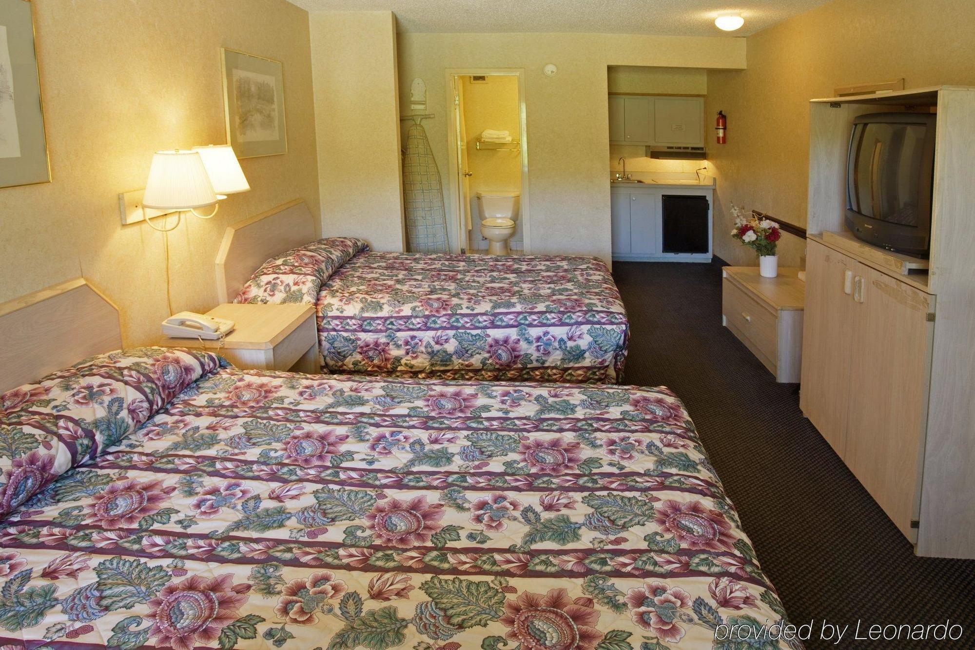 Americas Best Value Inn - Чесапік Номер фото